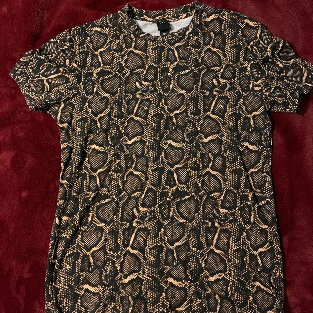 H&M Snake print short sleeve shirt